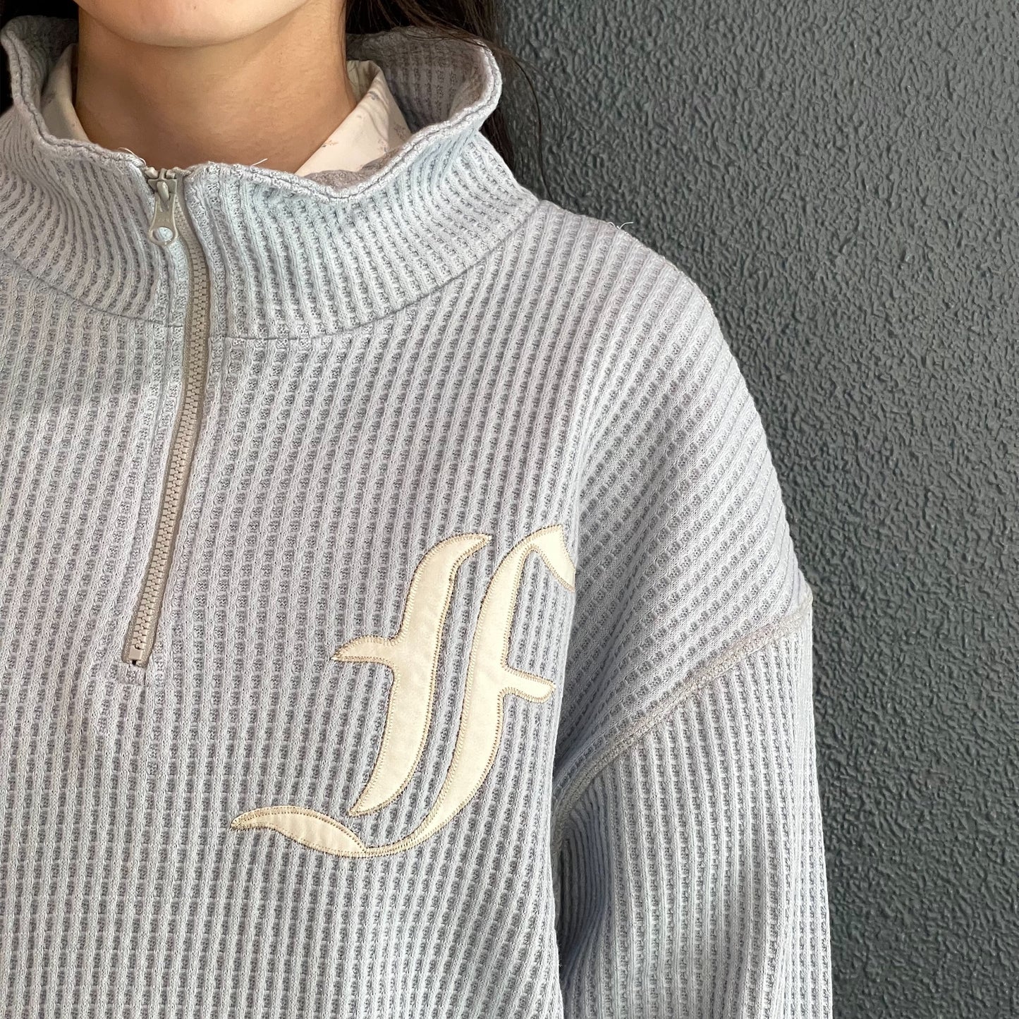 [F.E.E.S] waffle half zip pullover / blue / ワッフルハイネックハーフジップ