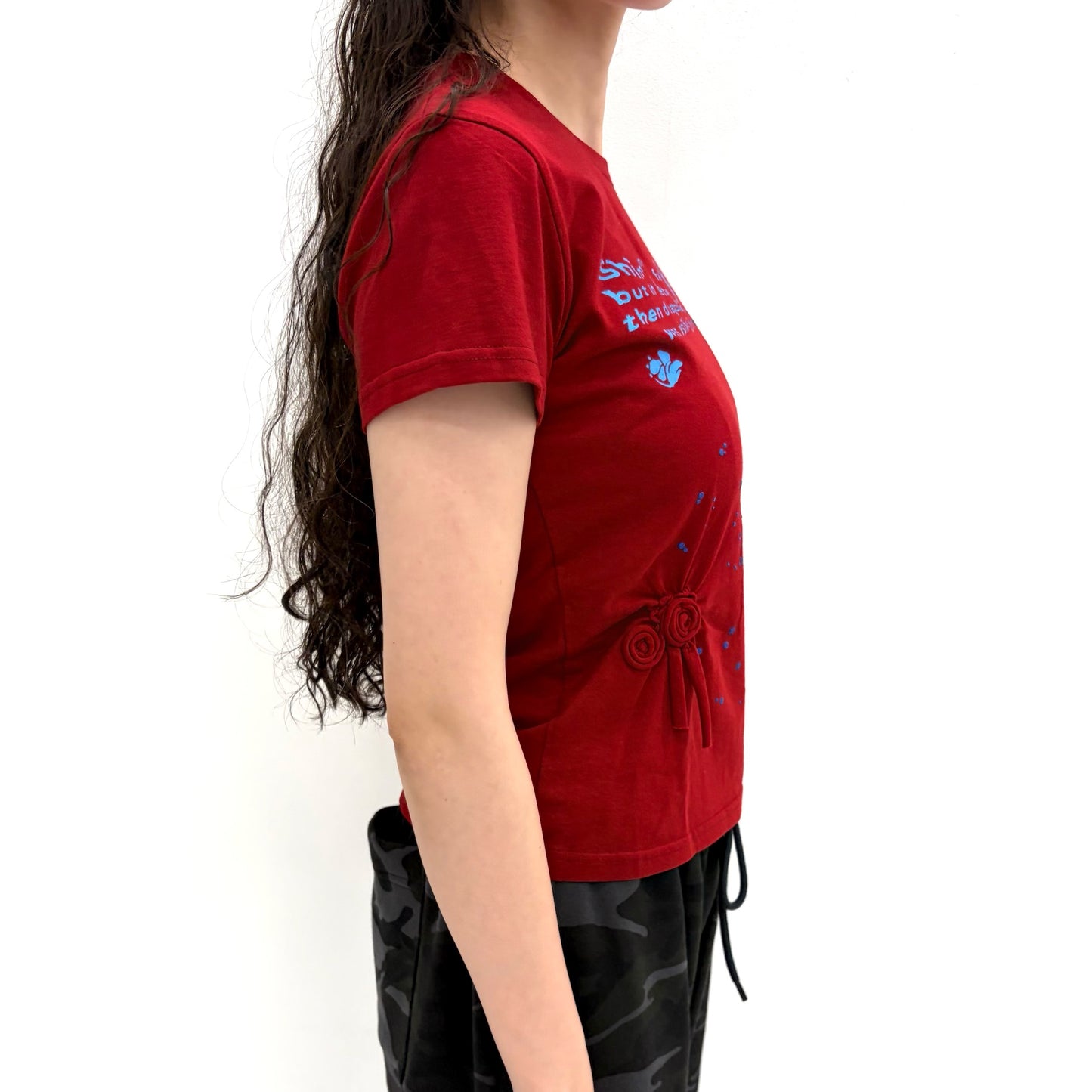 Glittered Spiral Ruched Top / Red / グラフィックプリントTシャツ