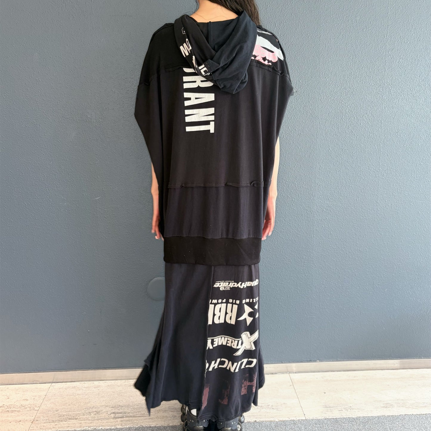 RECONSTRUCTED T-SHIRT HOODED DRESS / BLACK / ヴィンテージフードドレス