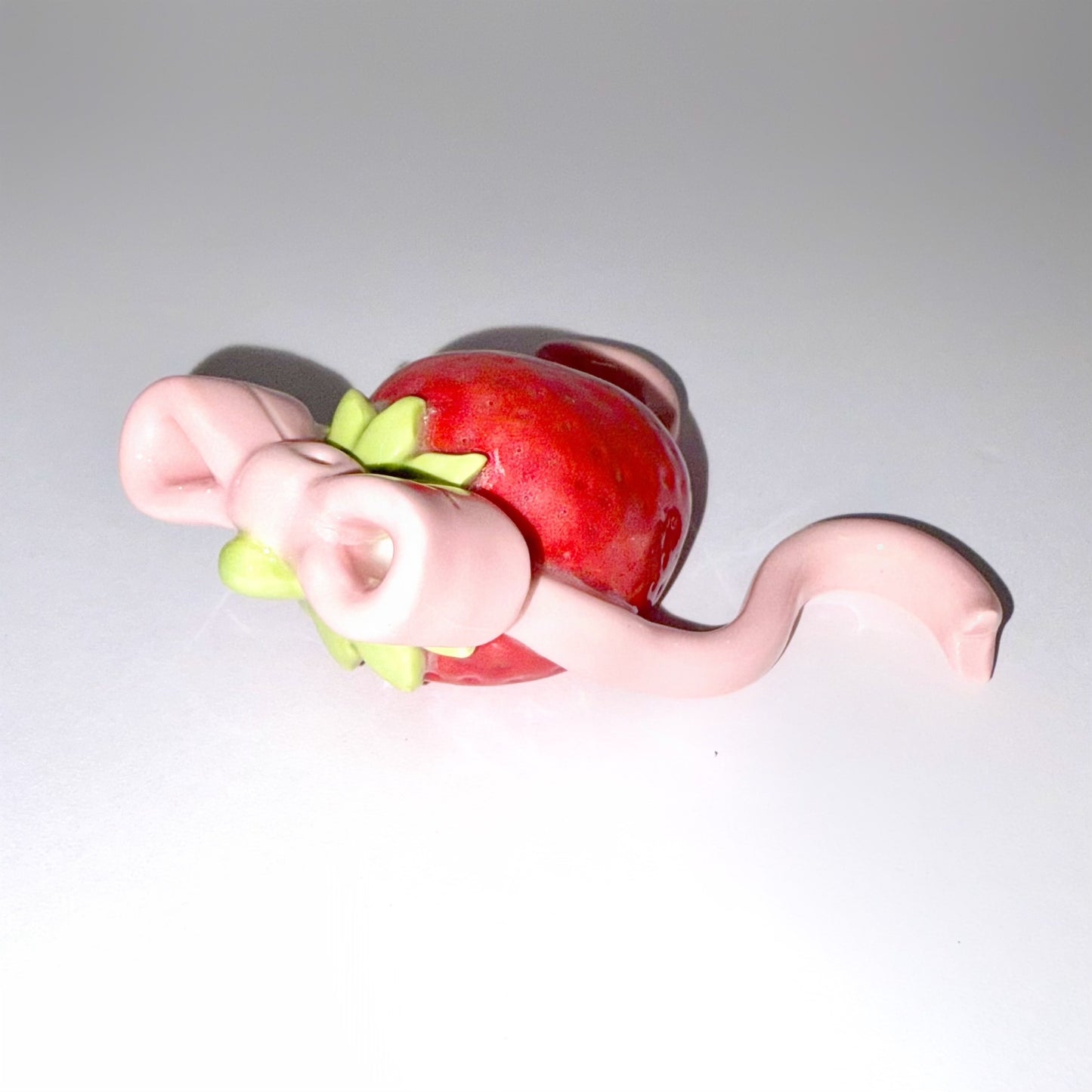 Strawberry cream incense holder / red / ストロベリーのお香立て