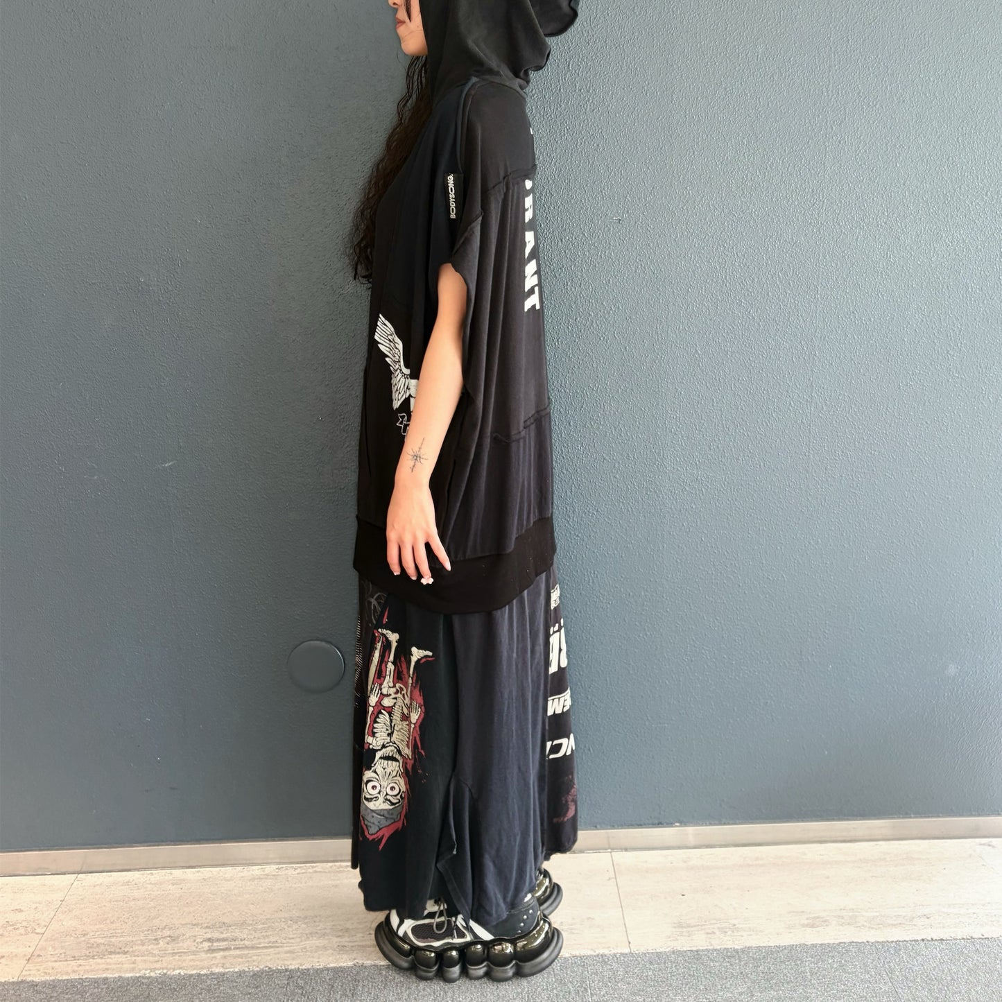 RECONSTRUCTED T-SHIRT HOODED DRESS / BLACK / ヴィンテージフードドレス