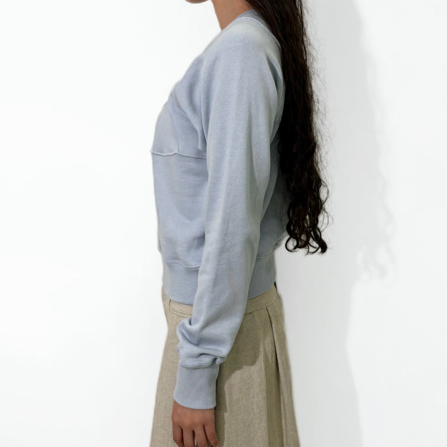 BRA CODE RAGLAN SWEATSHIRT REGULAR / LIGHT BLUE / グラフィックラグランスウェット