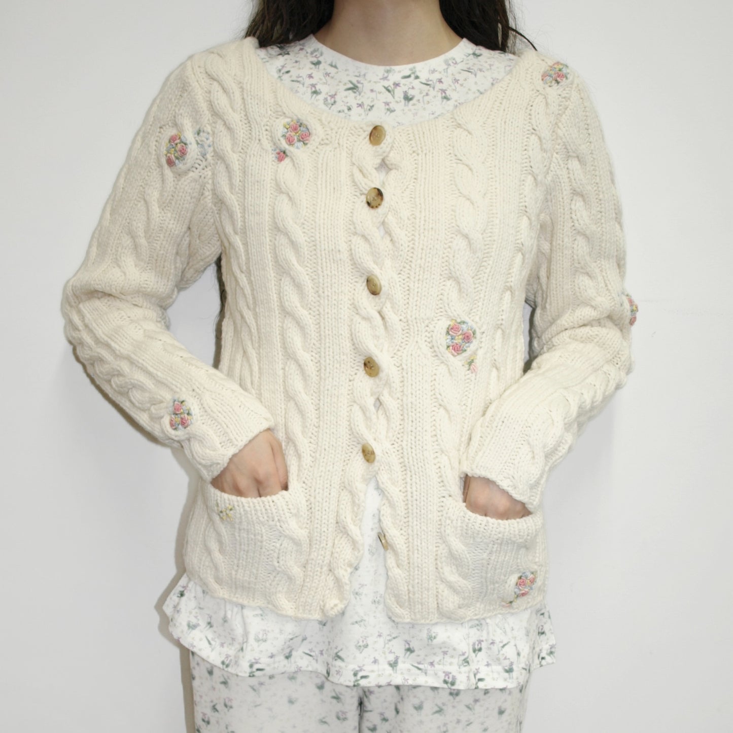 blooming cable cardigan / white / ブルーミングケーブルカーディガン