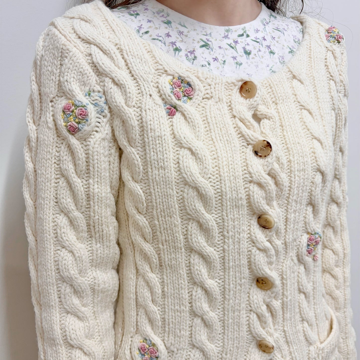 blooming cable cardigan / white / ブルーミングケーブルカーディガン