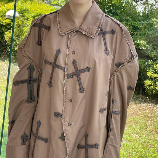 DROP SHOULDER BLOUSE CROSS EMBROIDERY / BROWN / ドロップショルダークロス刺繍シャツ