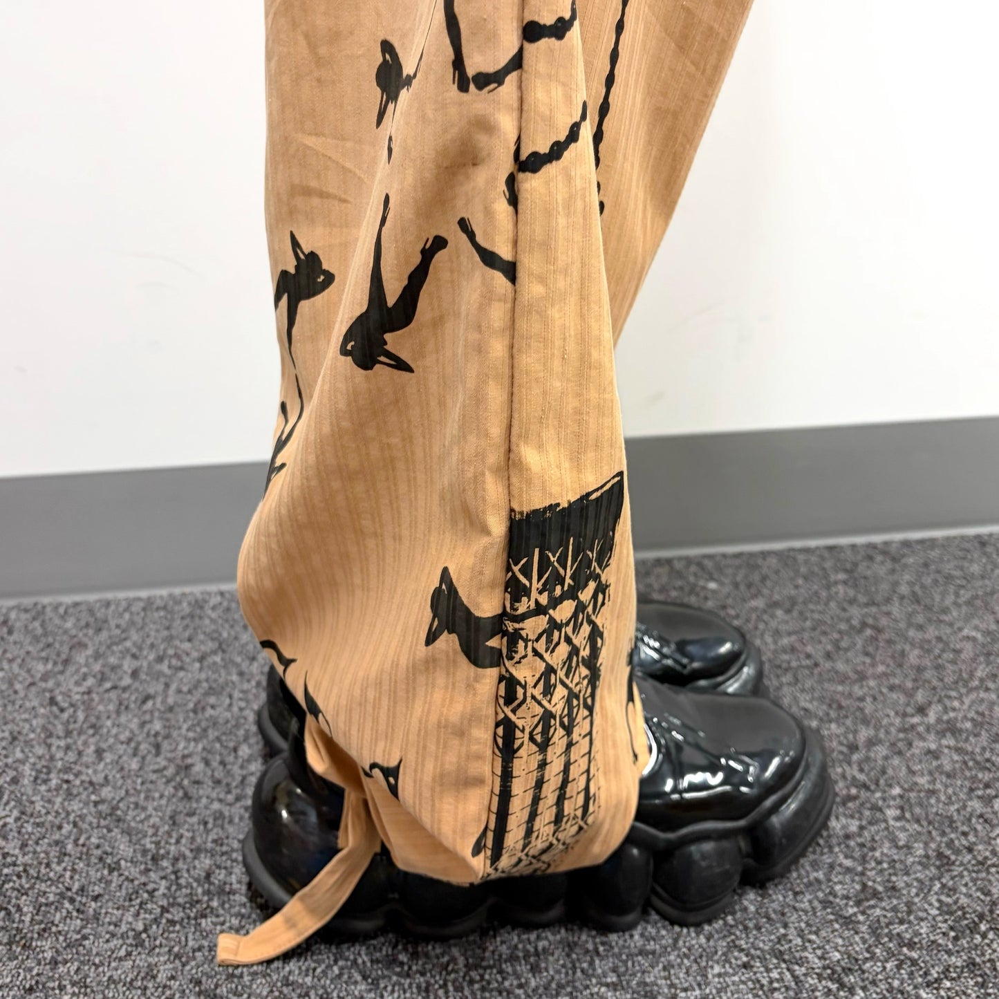 【GATEANDO POR TUS NUBES】NUBES PANTS / BEIGE / プリントパンツ
