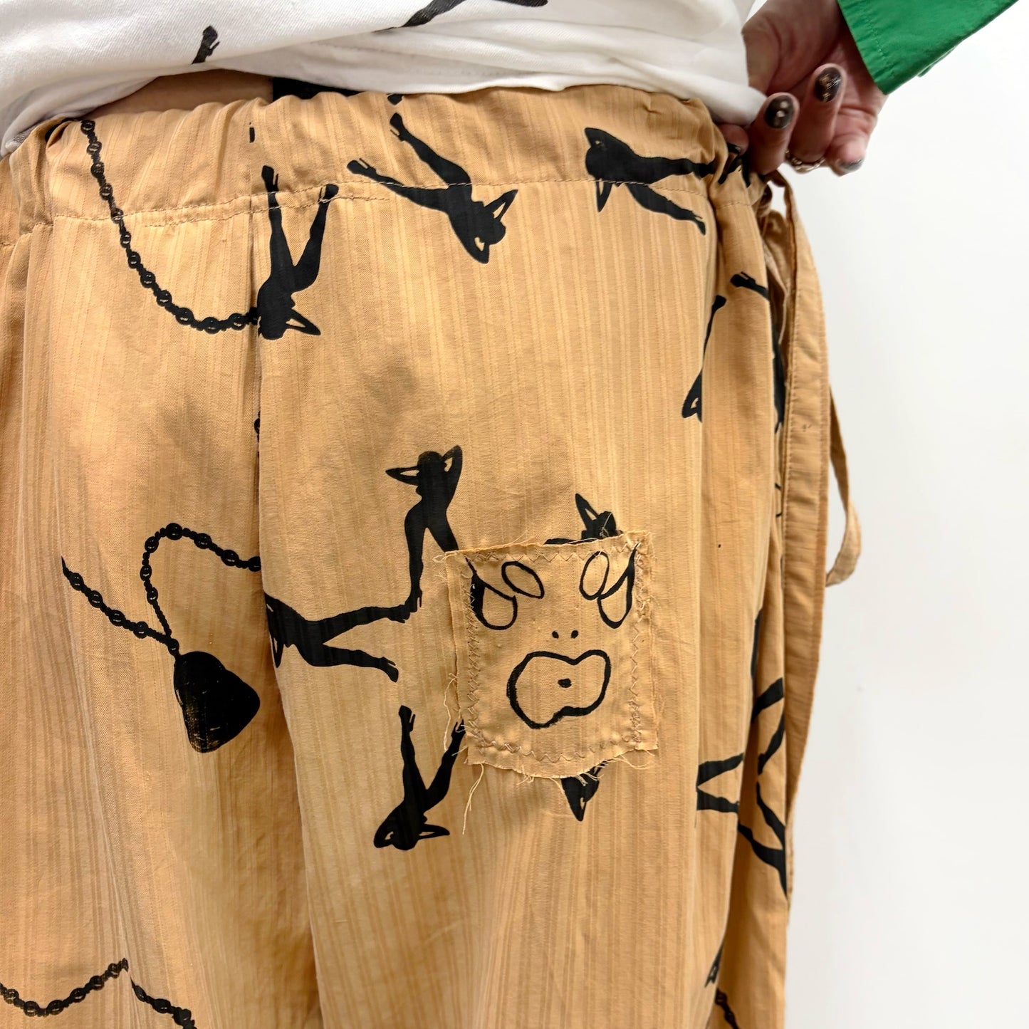 【GATEANDO POR TUS NUBES】NUBES PANTS / BEIGE / プリントパンツ