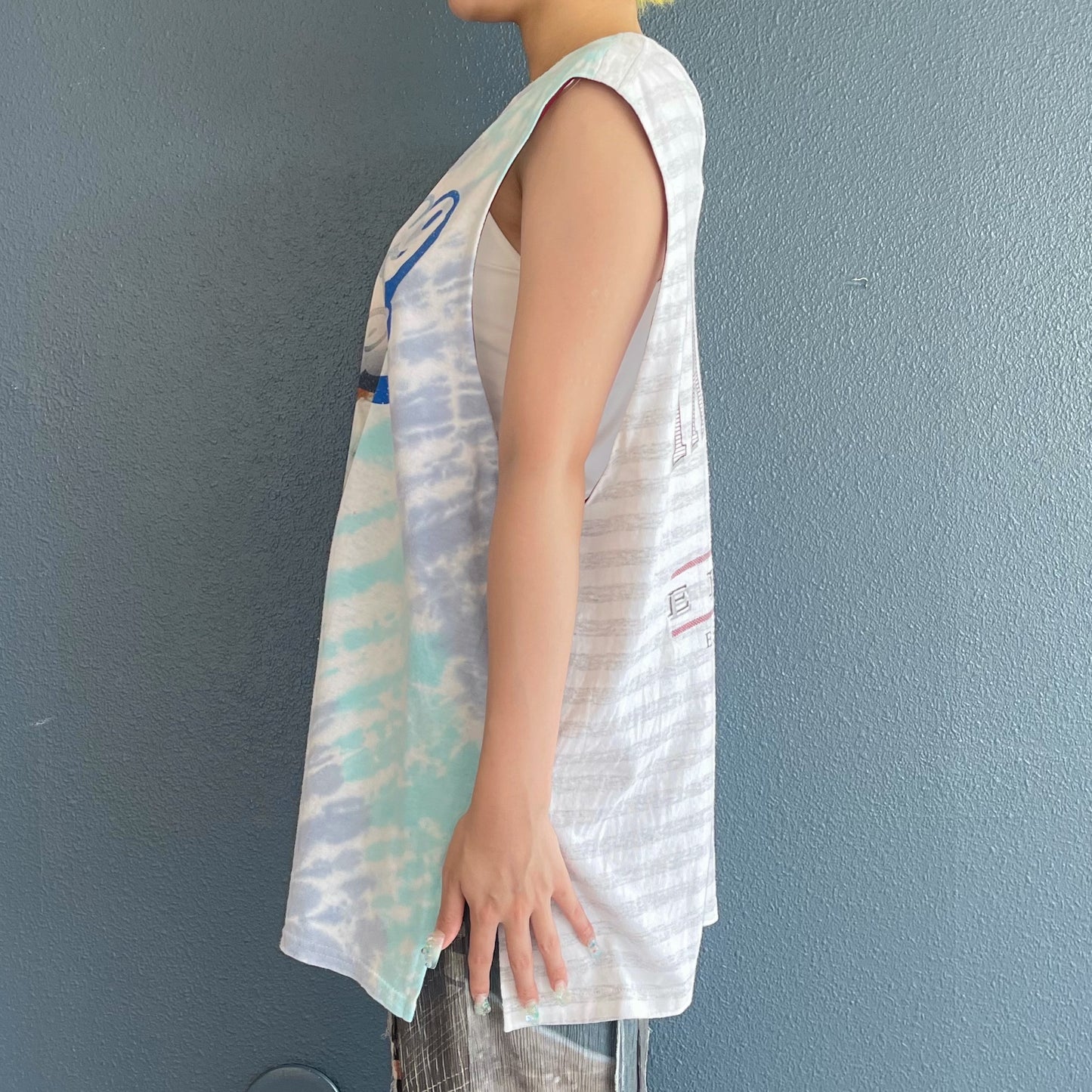 V NECK SLEEVELESS T / JOY / 2WAYグラフィックTシャツ