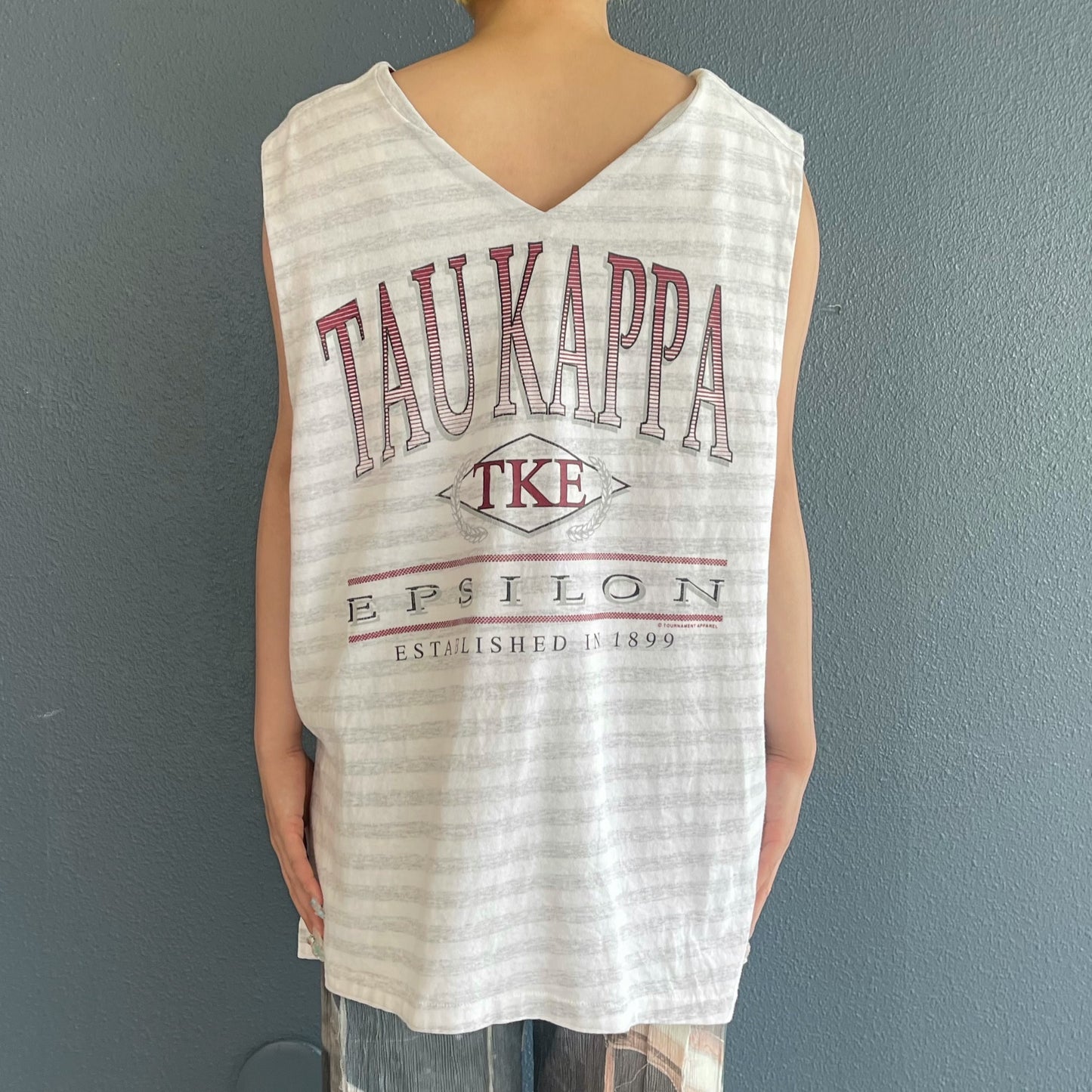 V NECK SLEEVELESS T / JOY / 2WAYグラフィックTシャツ