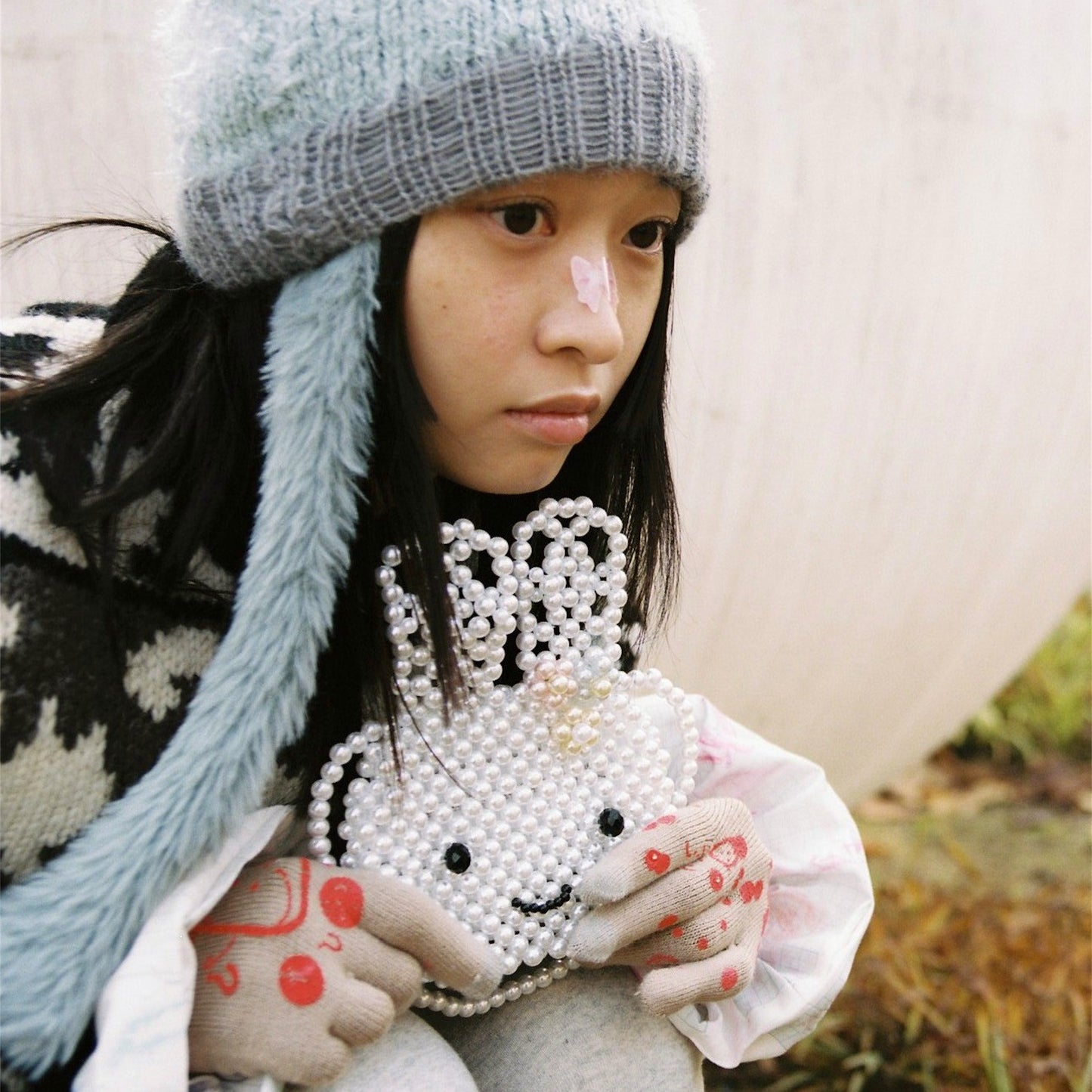 マウスラビット　カバン　バッグ　白　イェソン　YESTHEDAY 韓国　新作 X YOUNGART] KIDDY Beads Mini Bag / White / ビーズミニバッグ