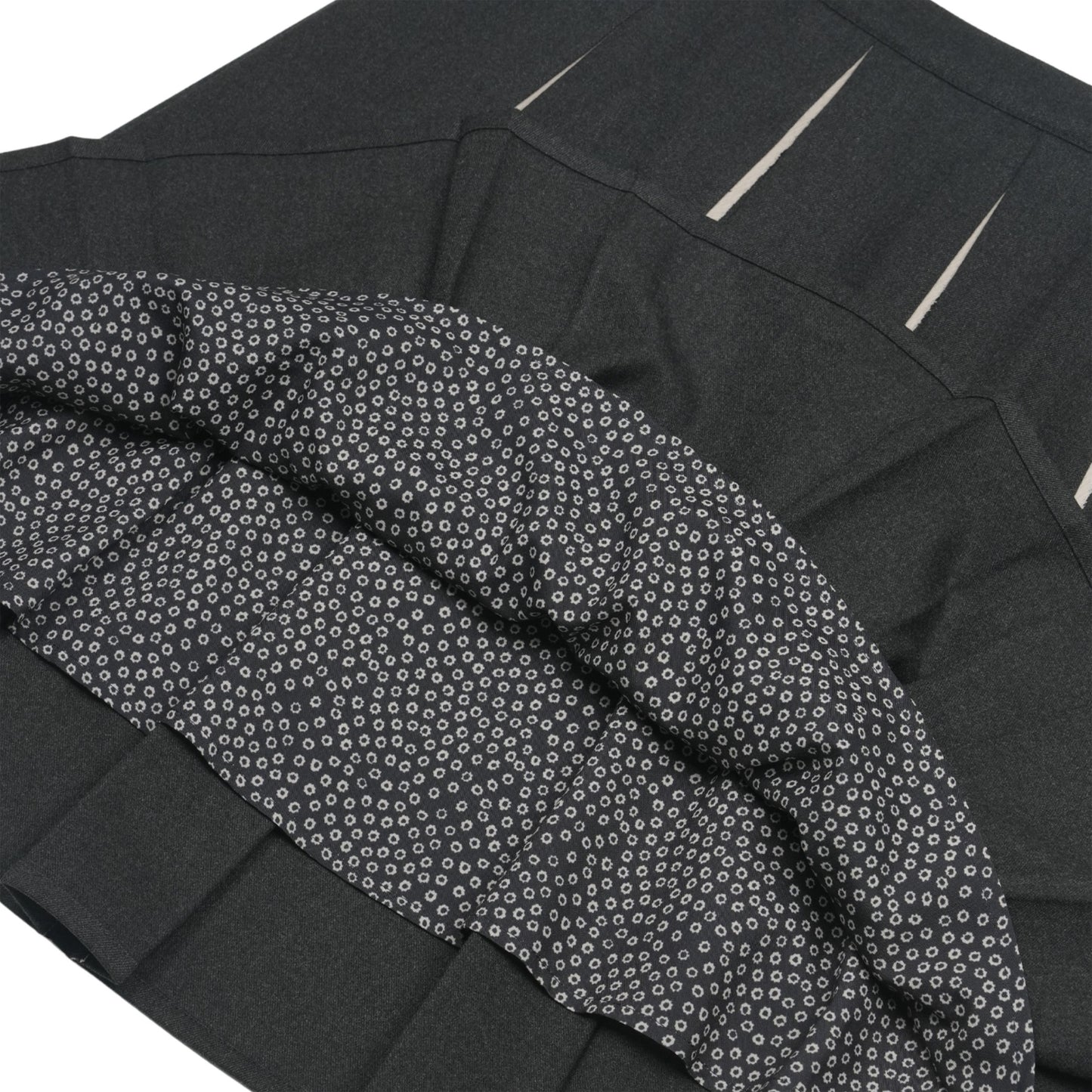 RAW HEM PLEATS SKIRT / CHARCOAL / プリーツスカート