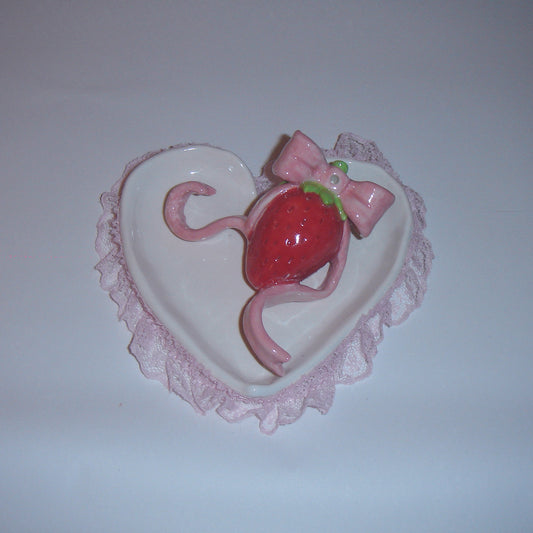 Strawberry cream incense holder / red / ストロベリーのお香立て