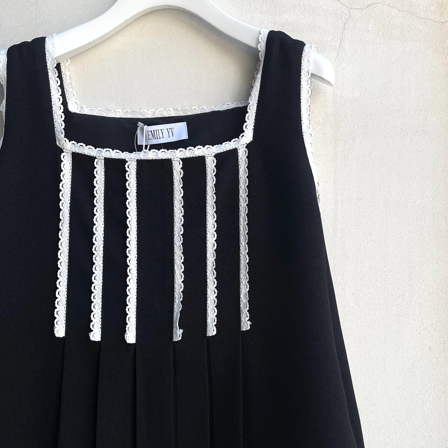 Pleats sleeveless dress / Black / プリーツレースドレス