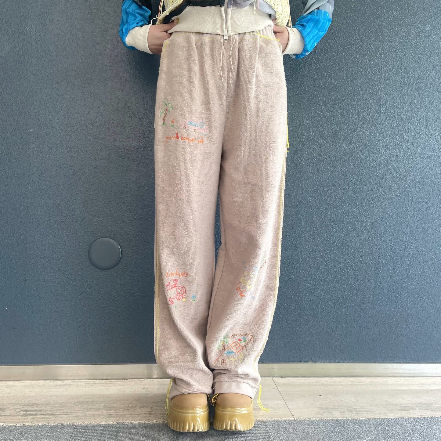 embroidery sweat pants / mocha / 刺繍スウェットパンツ