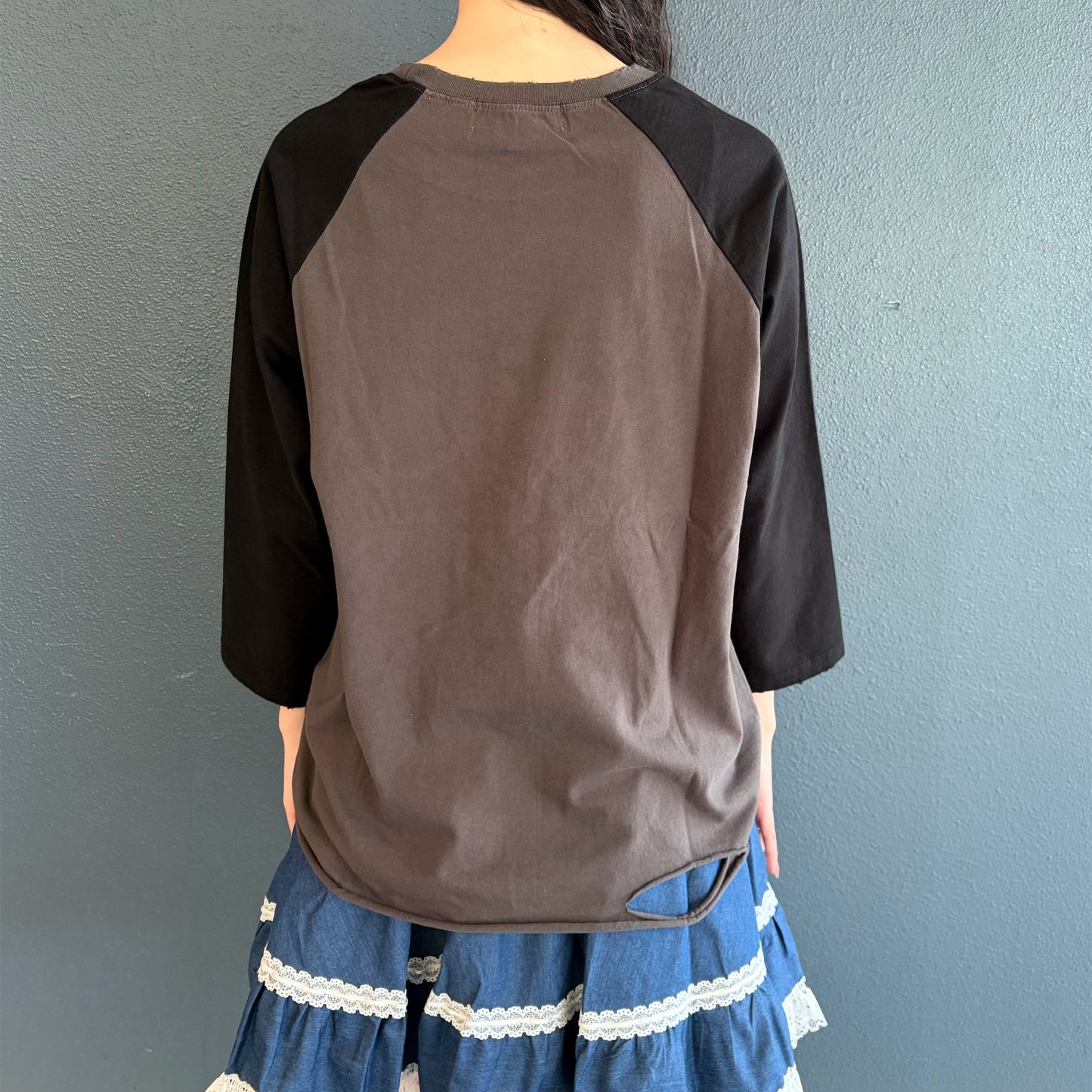 [F.E.E.S] skull raglan t-shirt / charcoal / スカルプリントラグランTシャツ