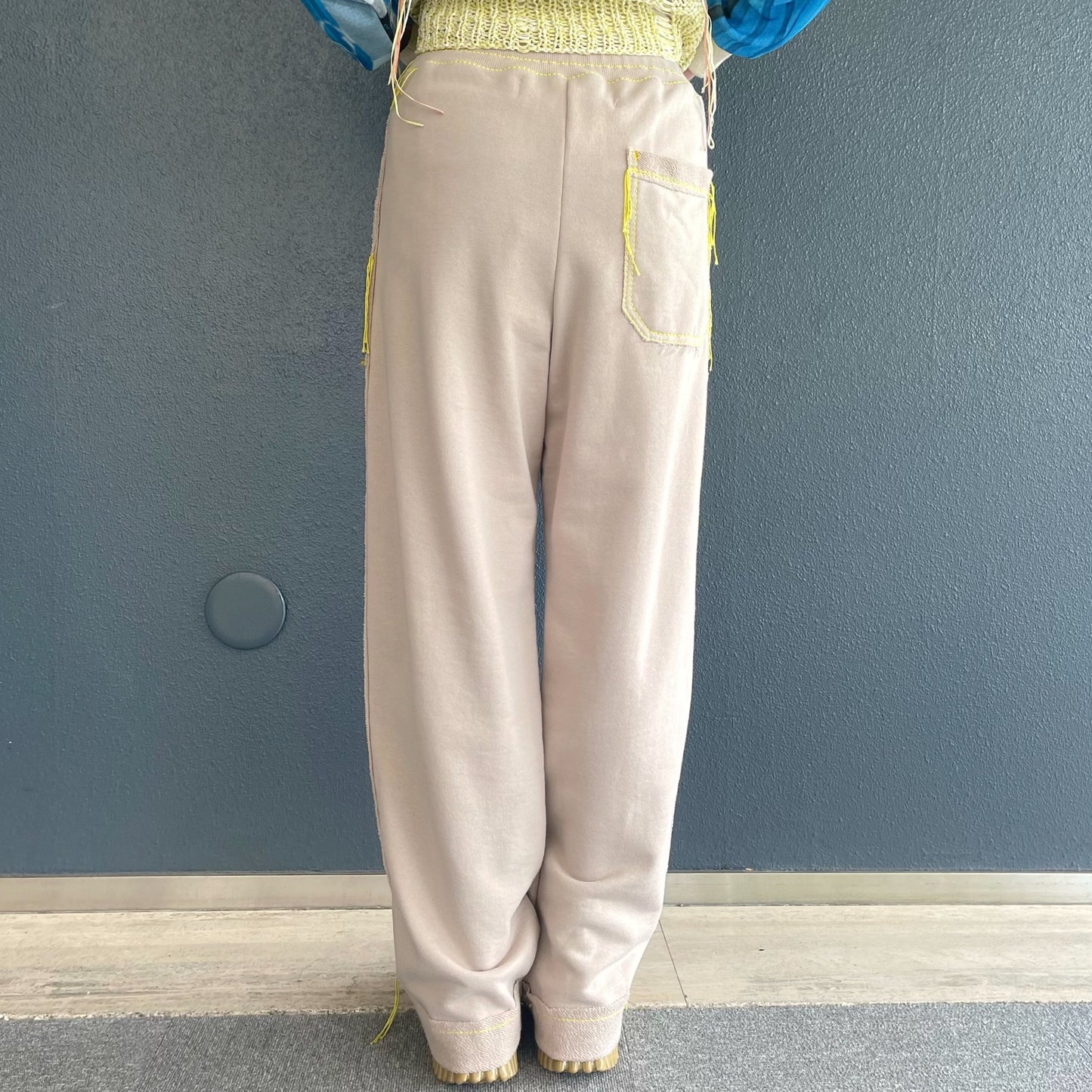 embroidery sweat pants / mocha / 刺繍スウェットパンツ