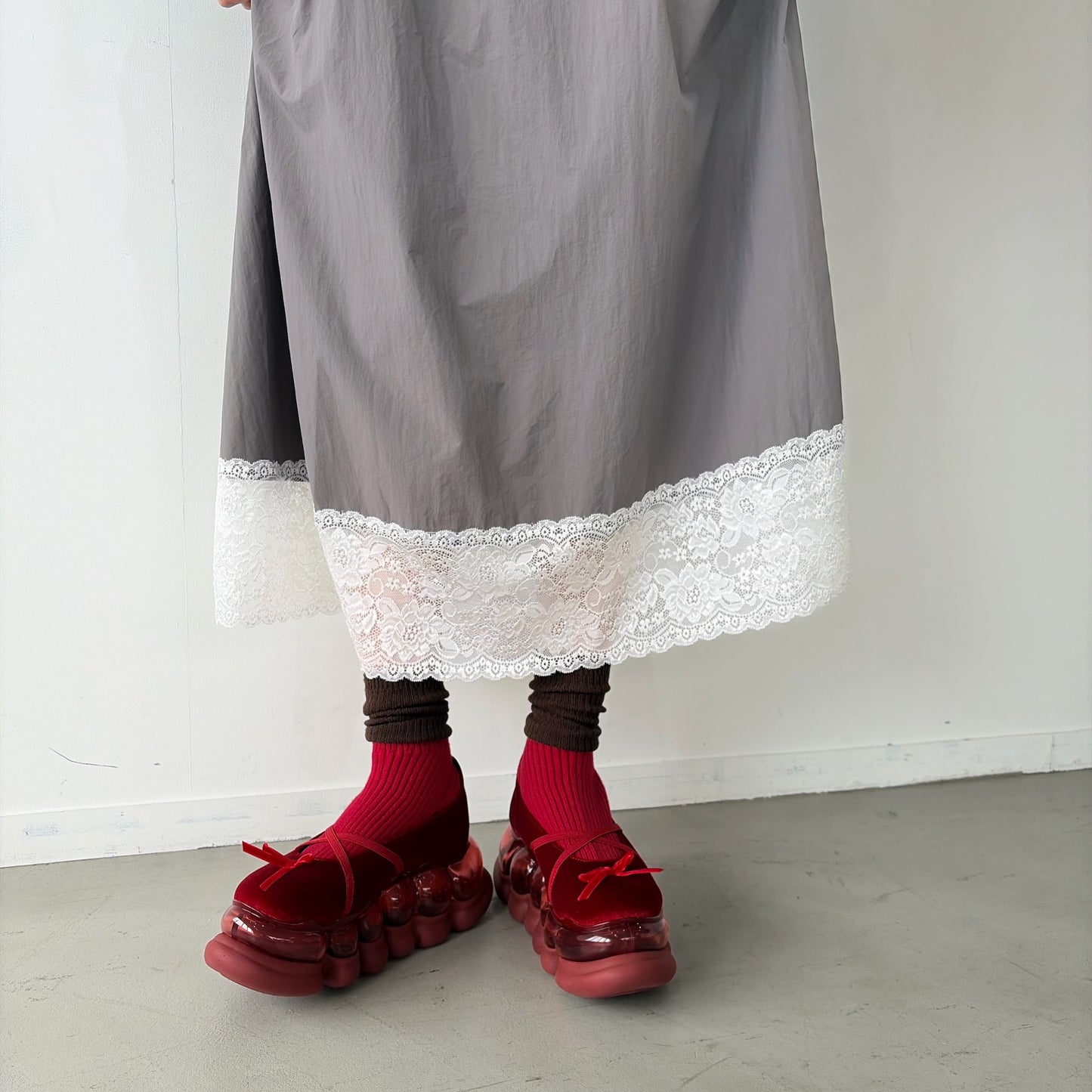 LACE GIMMICK ONE-PIECE / GRAY / レースギミックワンピース