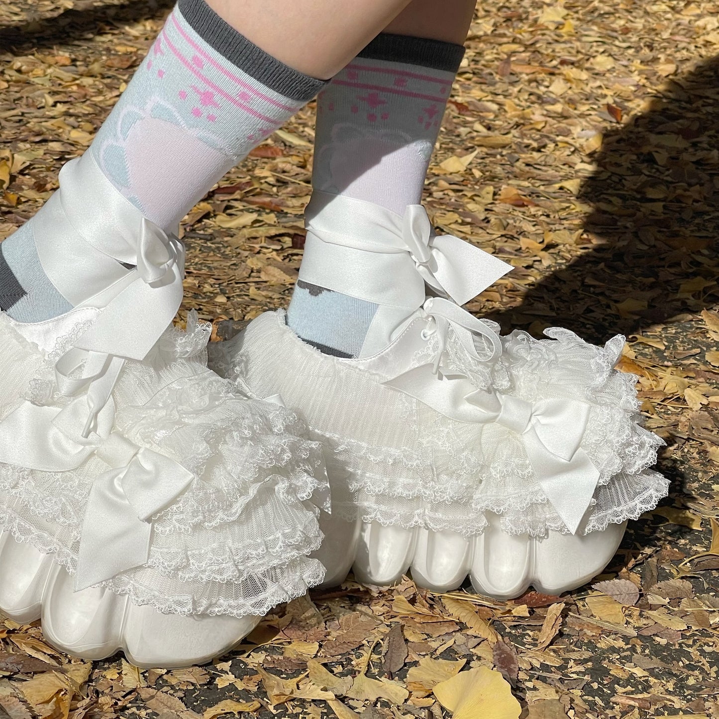 HIGH BUBBLE CAKE / WHITE / MIKIOSAKABEフリルシューズ