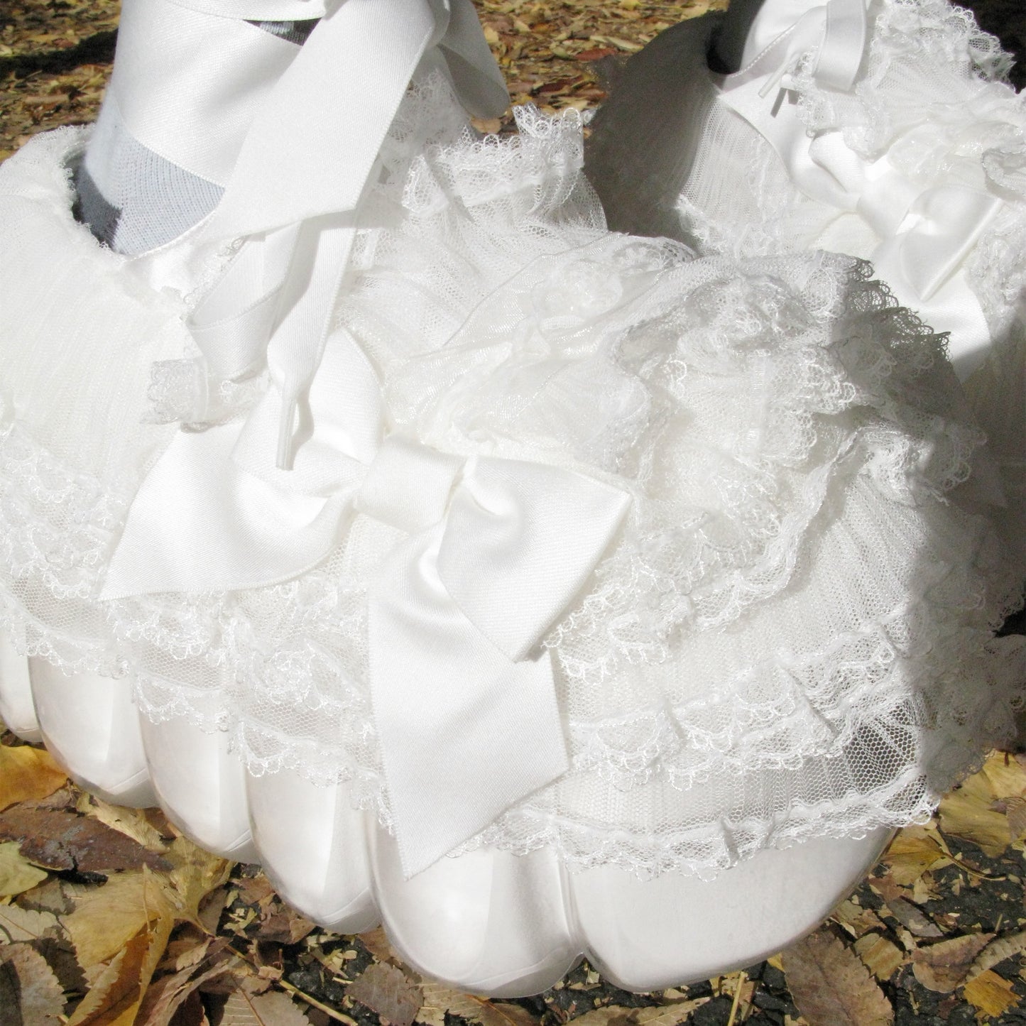 HIGH BUBBLE CAKE / WHITE / MIKIOSAKABEフリルシューズ