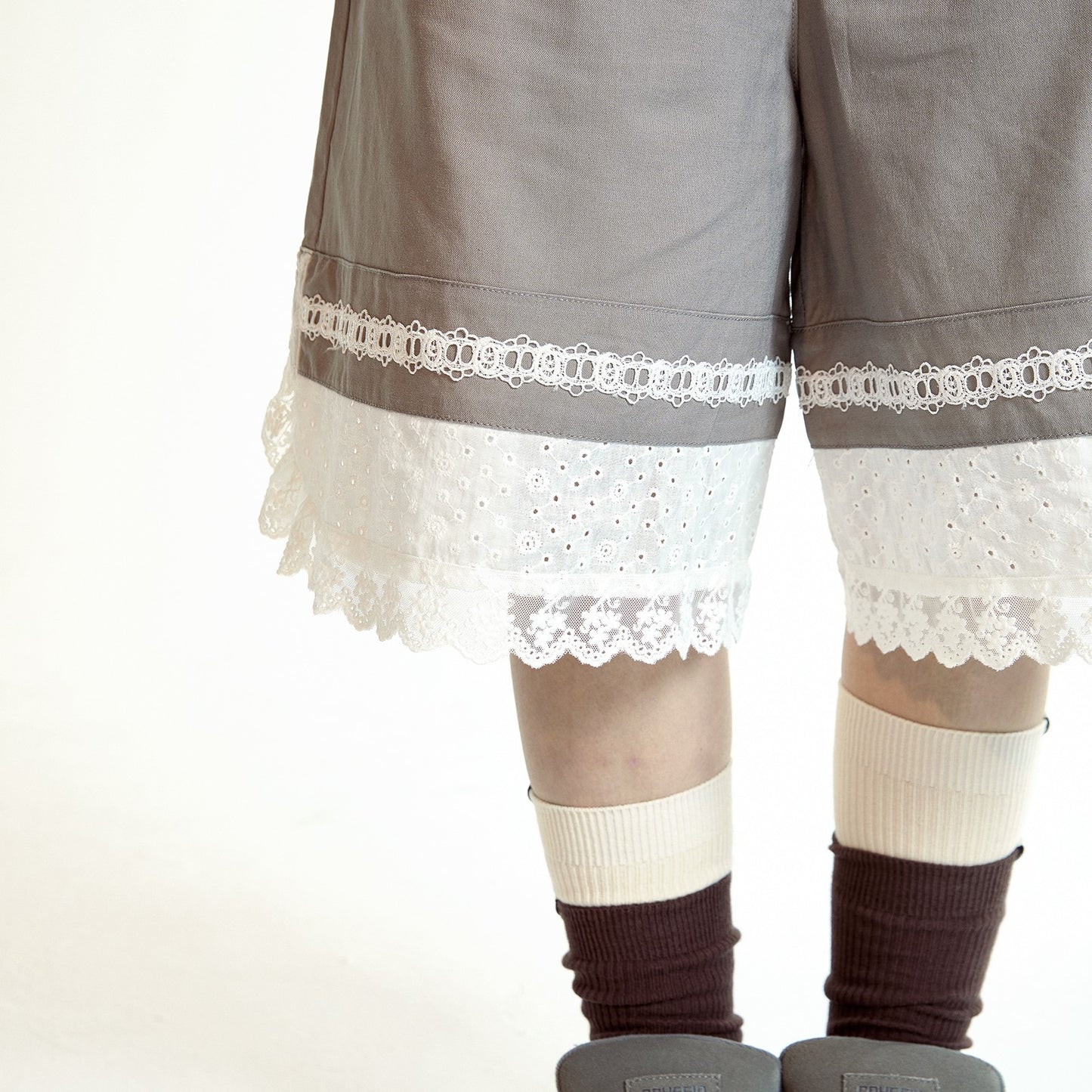 LACE SHORTS /  COCOA / レースショーツ