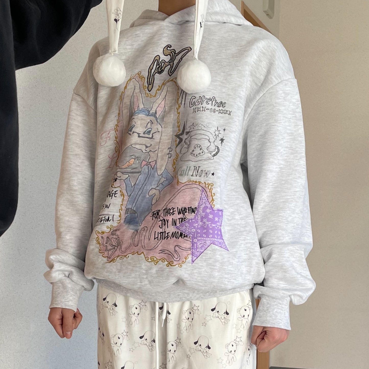 Star Patched Rabbit Hoodie / Gray / グラフィックフーディー