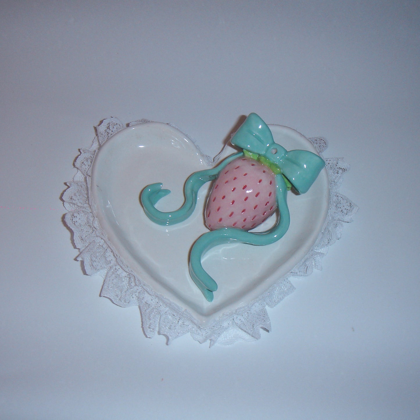 Strawberry cream incense holder / pink / ストロベリーのお香立て