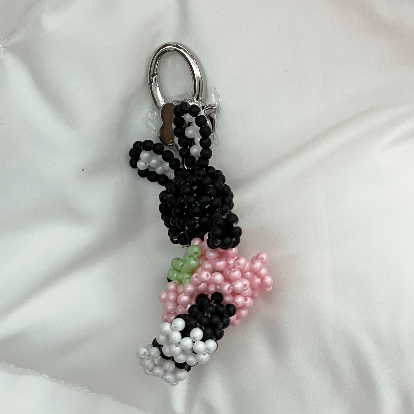 Snuddle Bunny Key Ring / Black / うさぎのビーズキーリング