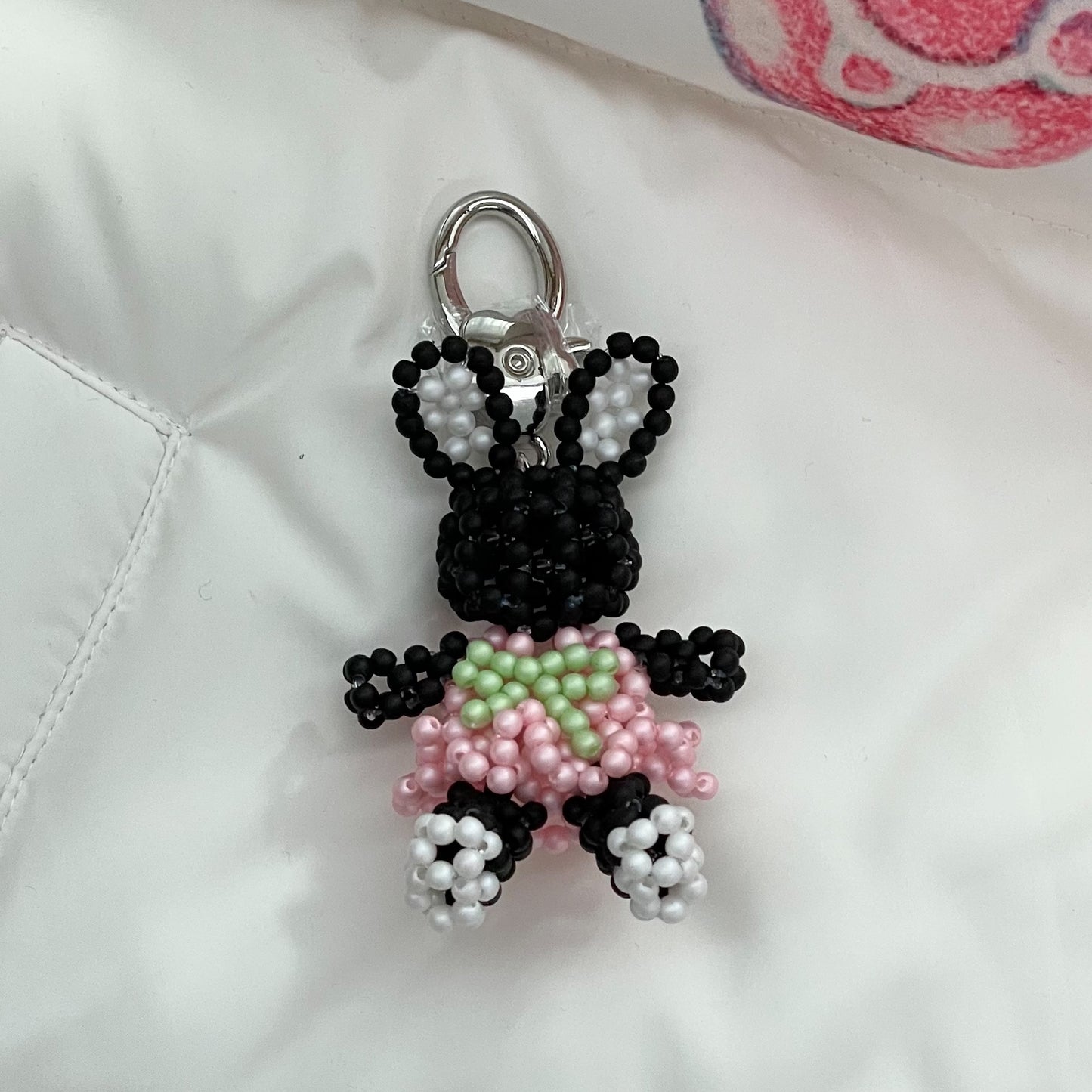 Snuddle Bunny Key Ring / Black / うさぎのビーズキーリング