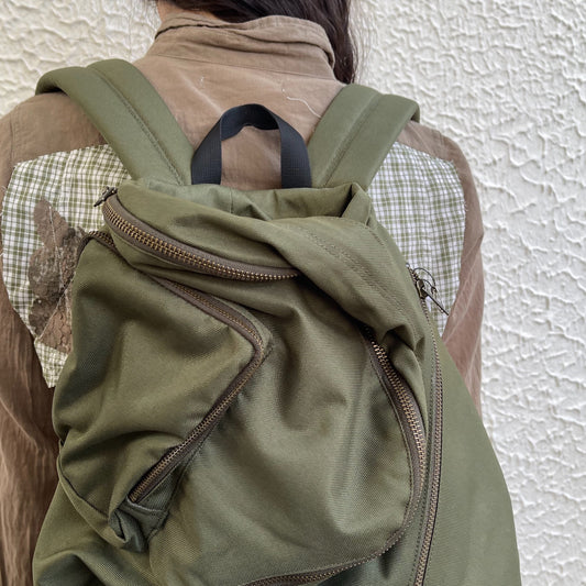 TWISTED BACK PACK / KHAKI / ツイストバックパック