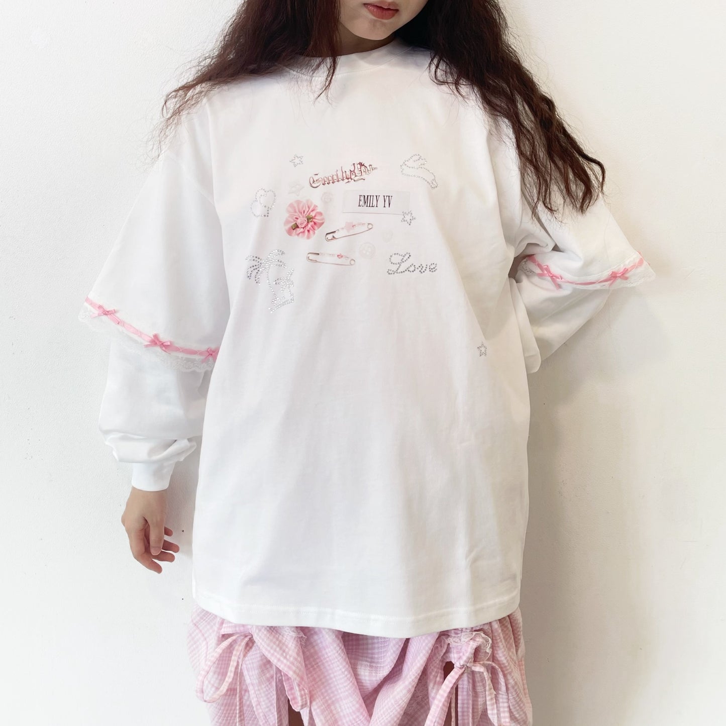 EMILY YV graphic long Tee / White / グラフィックロングスリーブトップ