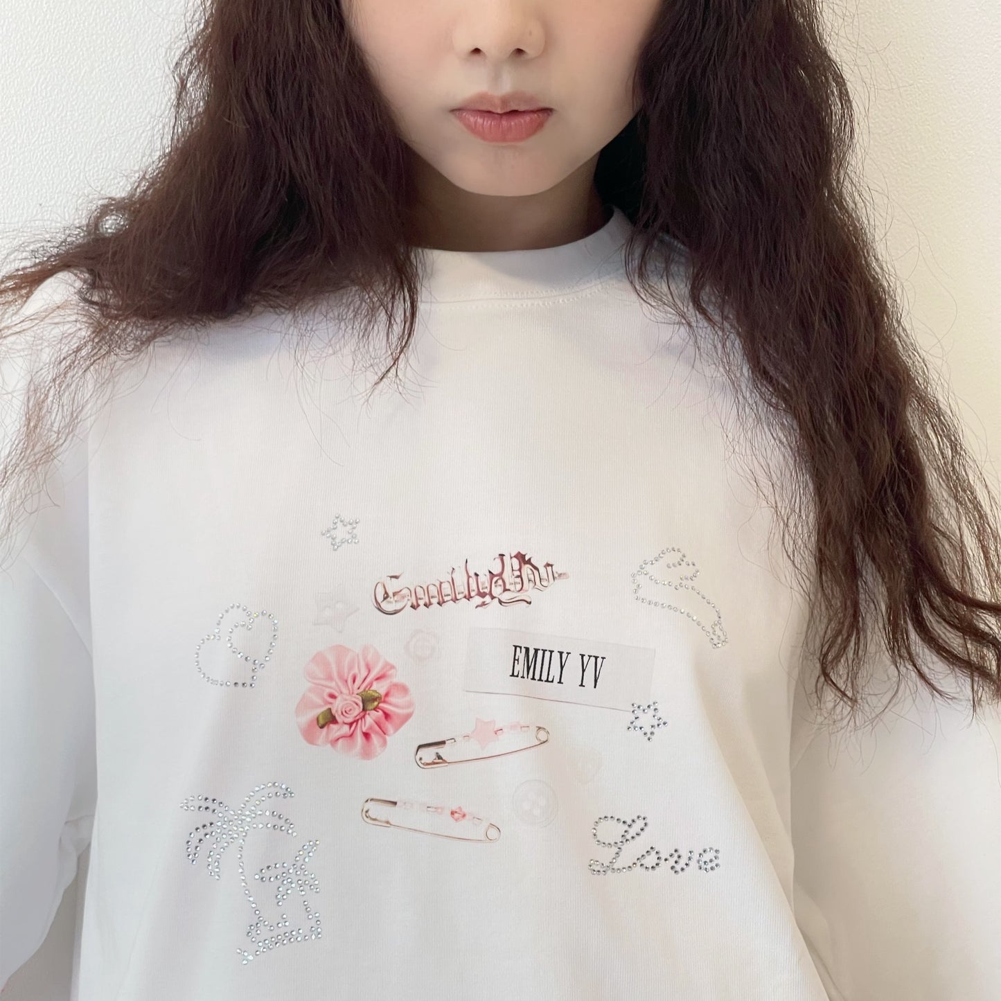 EMILY YV graphic long Tee / White / グラフィックロングスリーブトップ