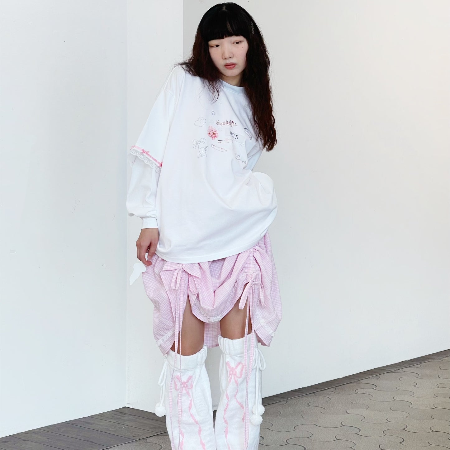 EMILY YV graphic long Tee / White / グラフィックロングスリーブトップ