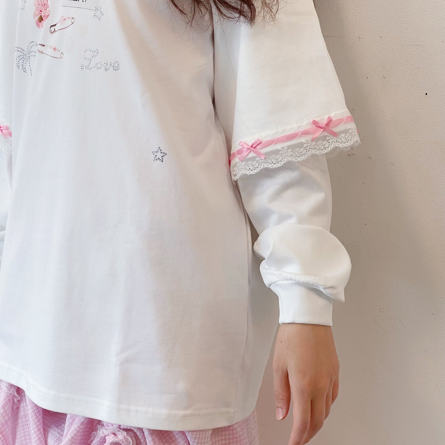 EMILY YV graphic long Tee / White / グラフィックロングスリーブトップ