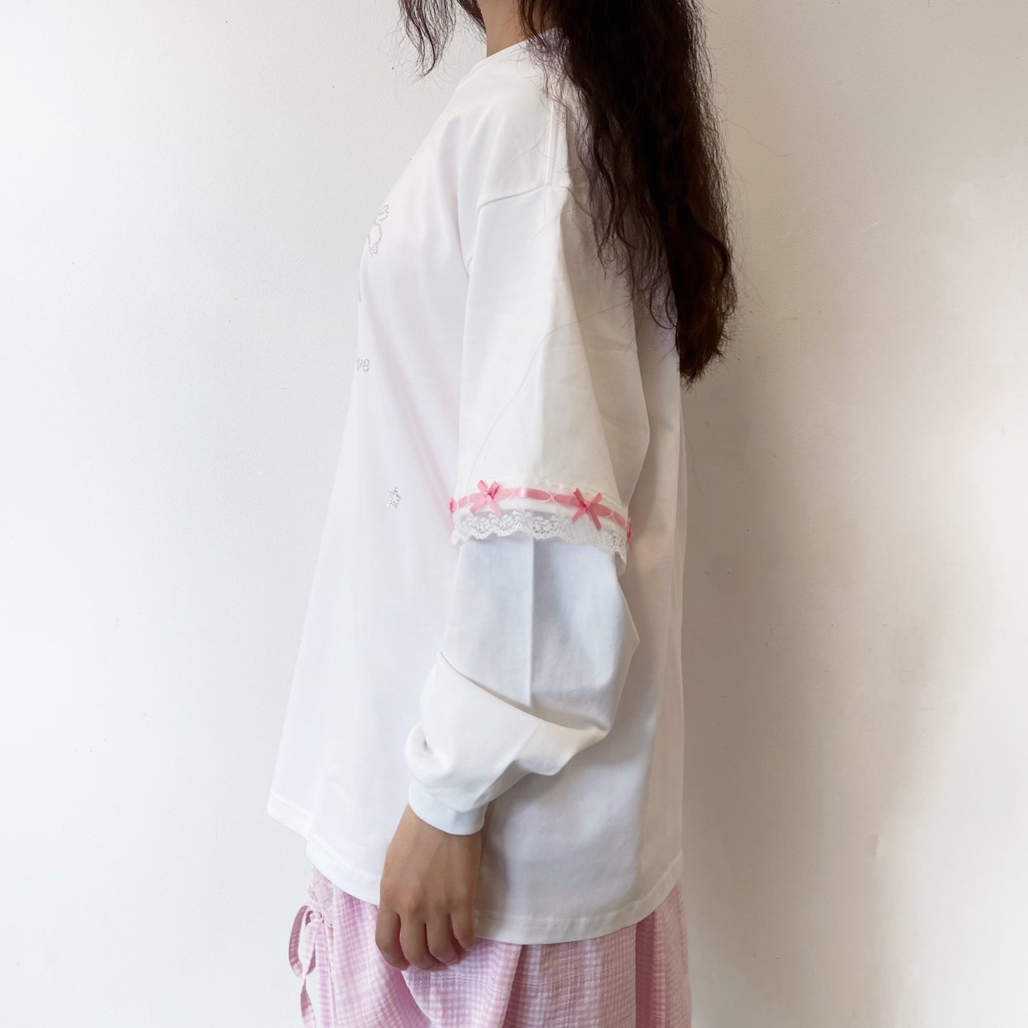 EMILY YV graphic long Tee / White / グラフィックロングスリーブトップ