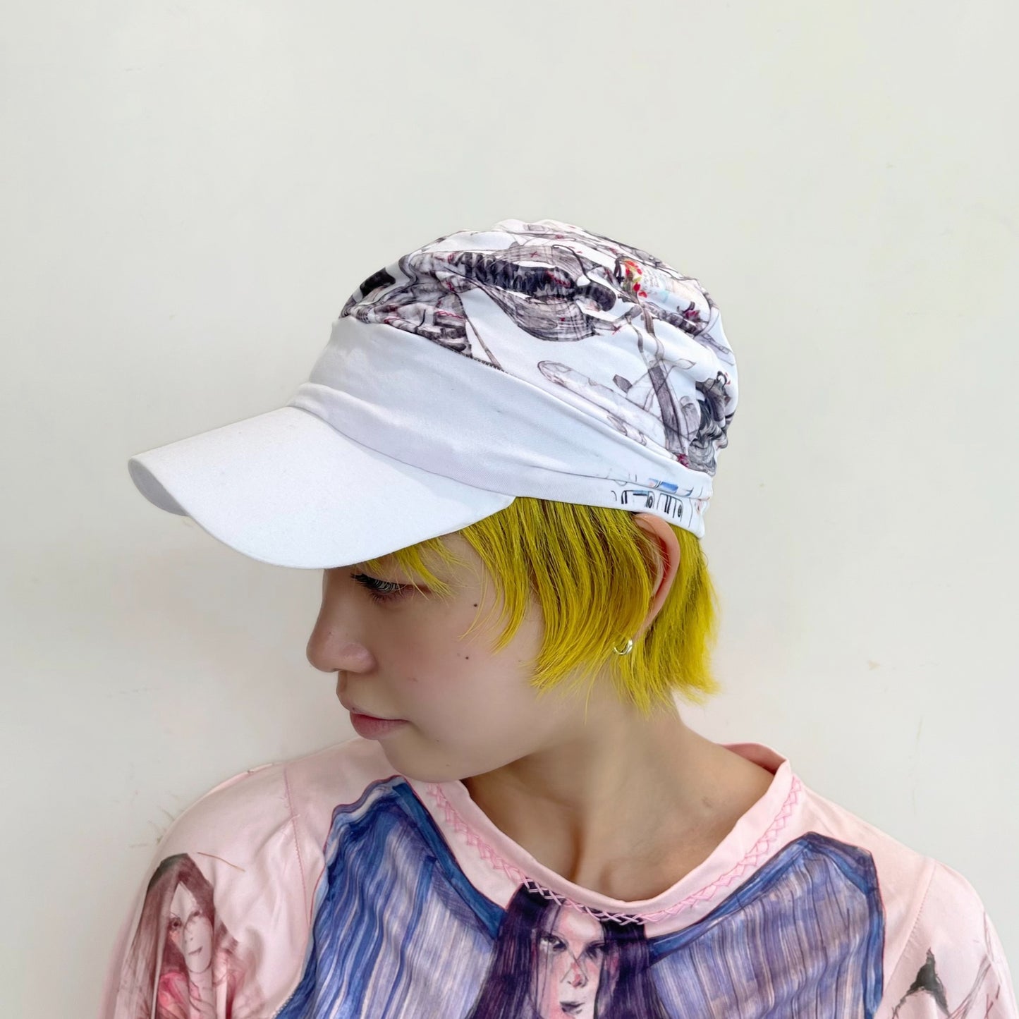 White baseball cap / グラフィックキャップ