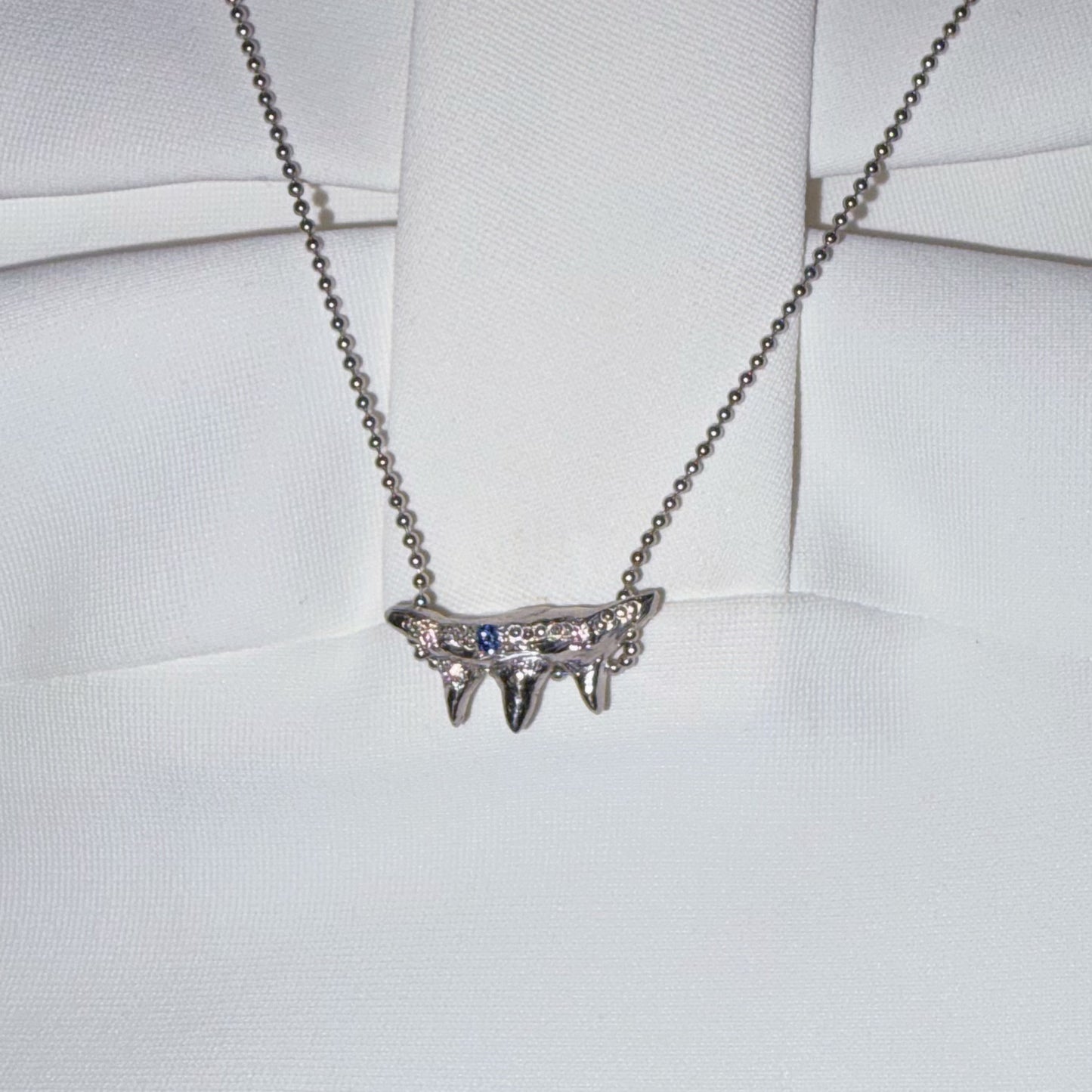 fang necklace / zirconia / 牙ネックレス