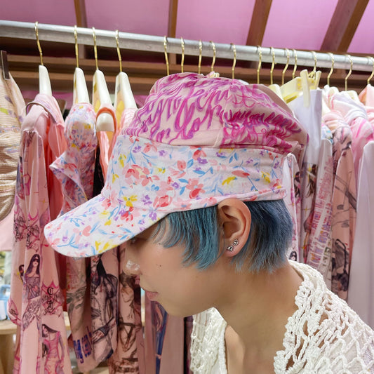White baseball cap / グラフィックキャップ