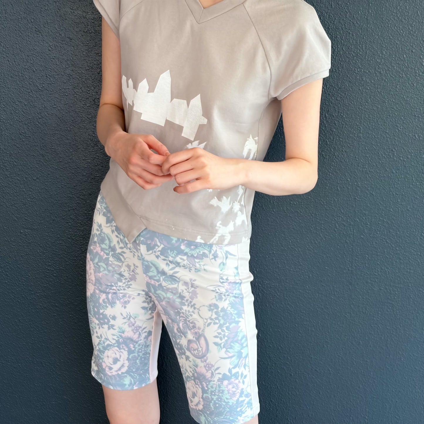 raglan sleeve v neck top / beige / ラグランスリーブVネックトップ