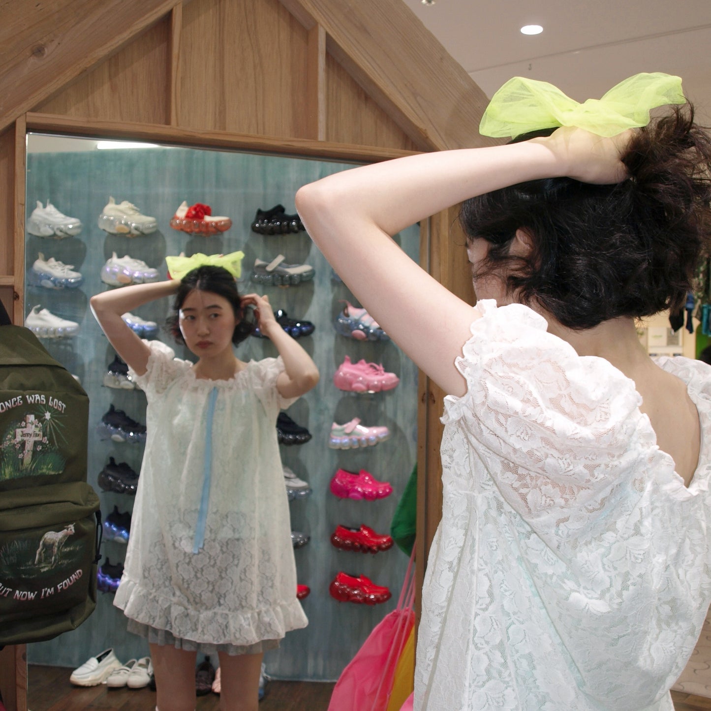 [F.E.E.S] neon light scrunchie / yellow / チュールシュシュ