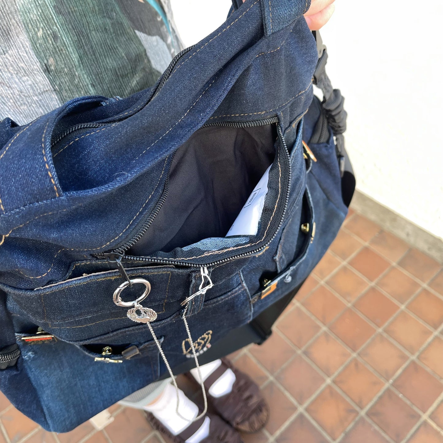 RECONSTRUCTED DENIM SHIBUYA BAG / NAVY / デニムショルダートート 