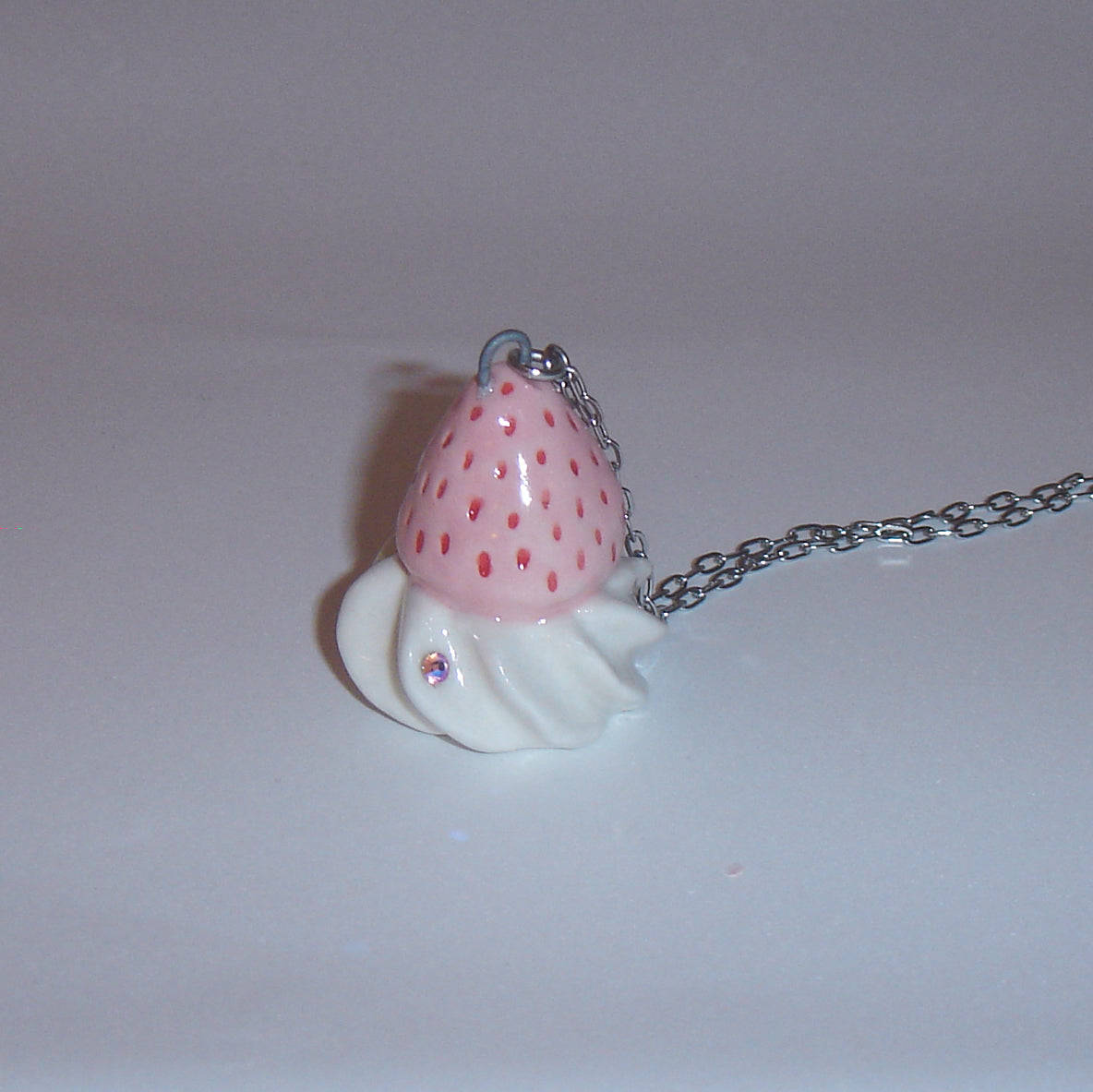 Strawberry necklace / pink / ストロベリーセラミックネックレス