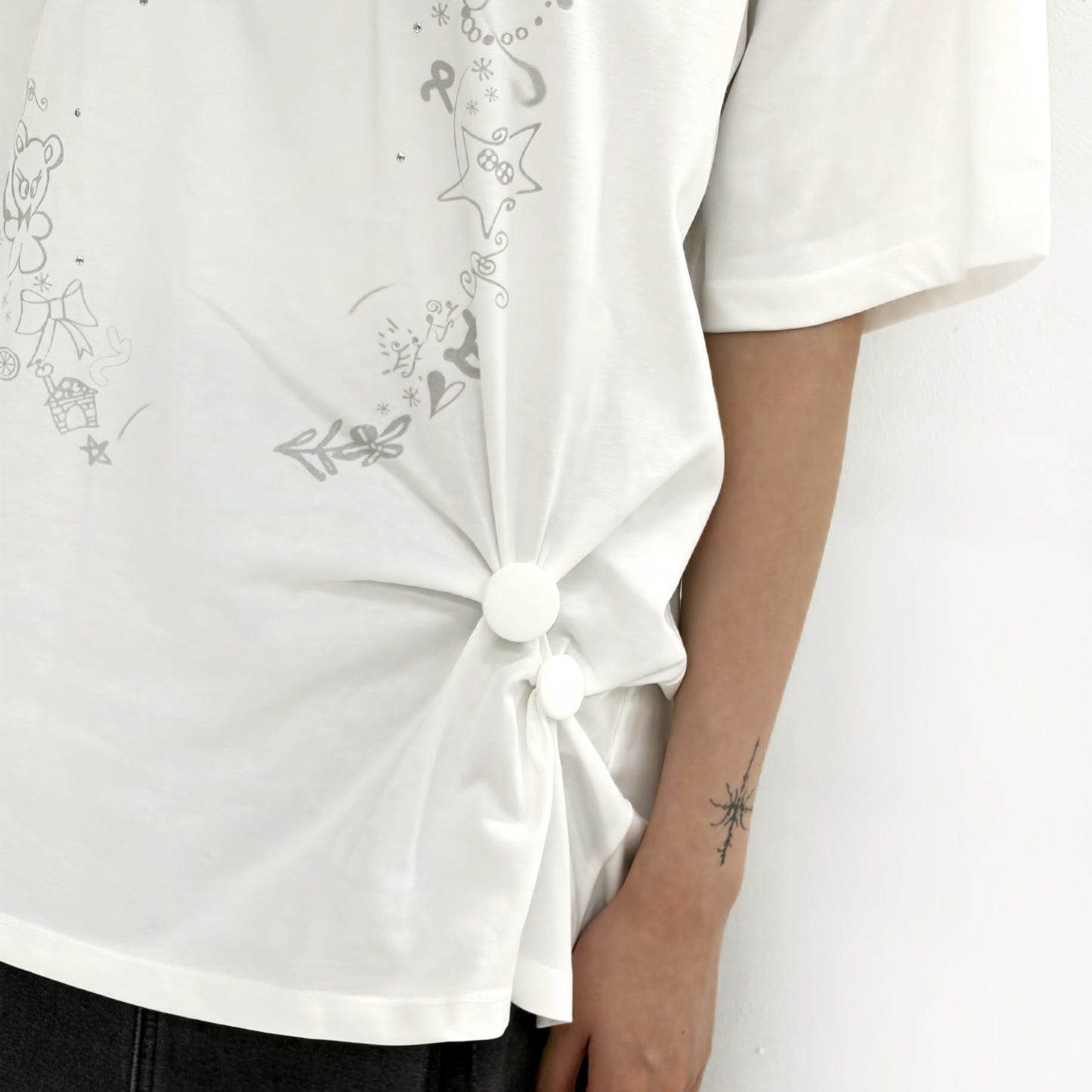 Cry Eyes Half Sleeve Top / White / グラフィックTシャツ