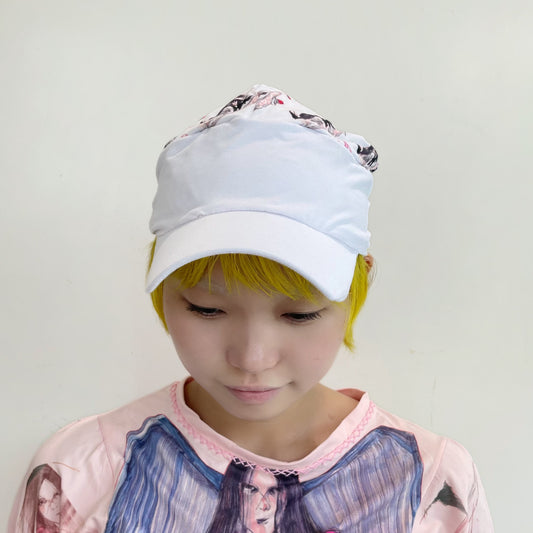 White baseball cap / グラフィックキャップ
