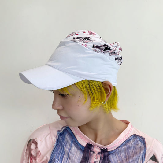 White baseball cap / グラフィックキャップ
