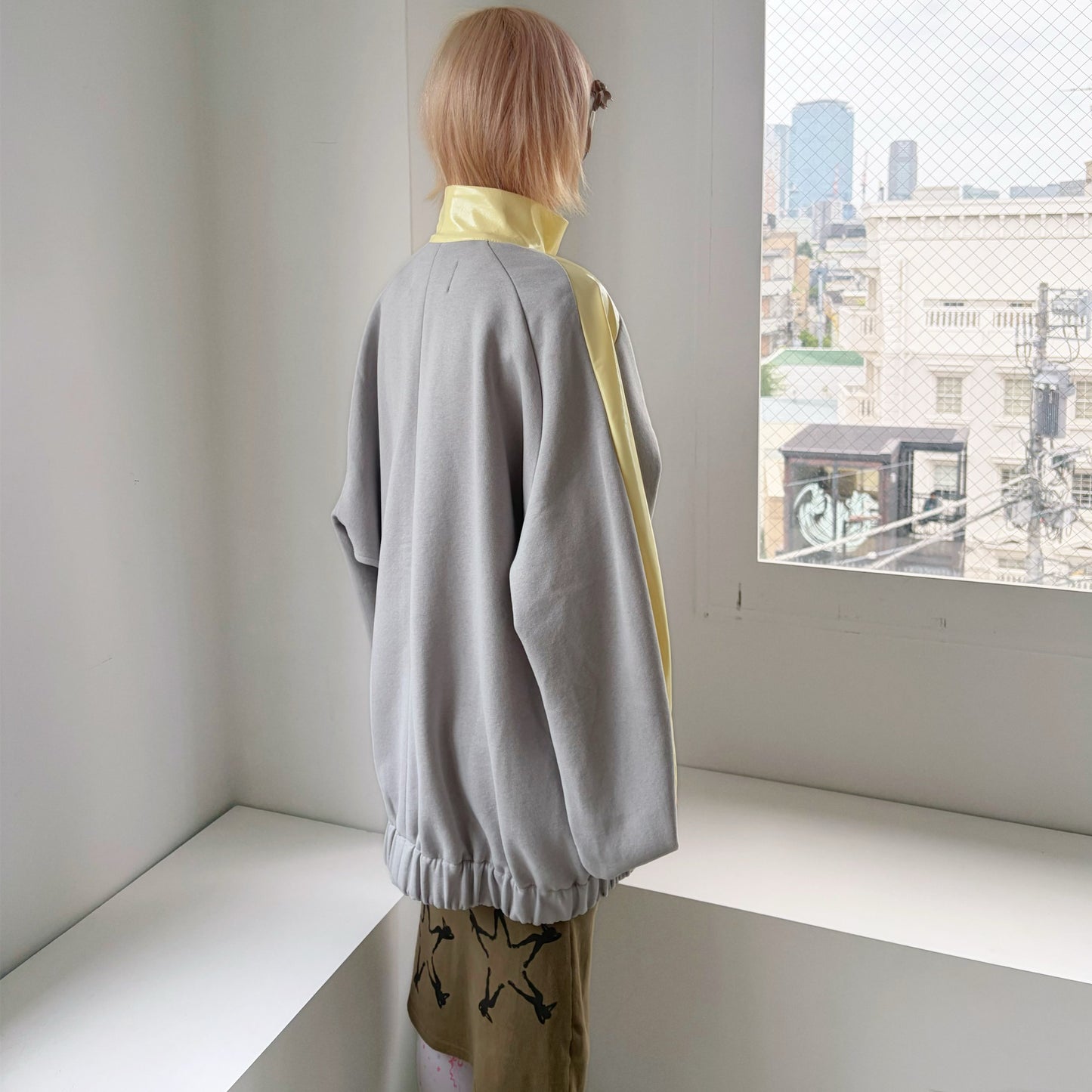 TWISTED TRACK JACKET / CREAM x GREY / ツイストトラックジャケット