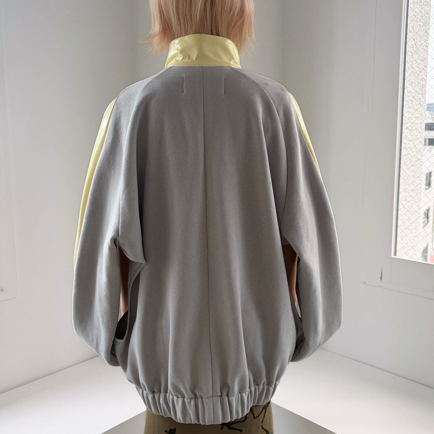 TWISTED TRACK JACKET / CREAM x GREY / ツイストトラックジャケット