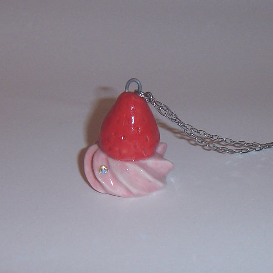 Strawberry necklace / red / ストロベリーセラミックネックレス