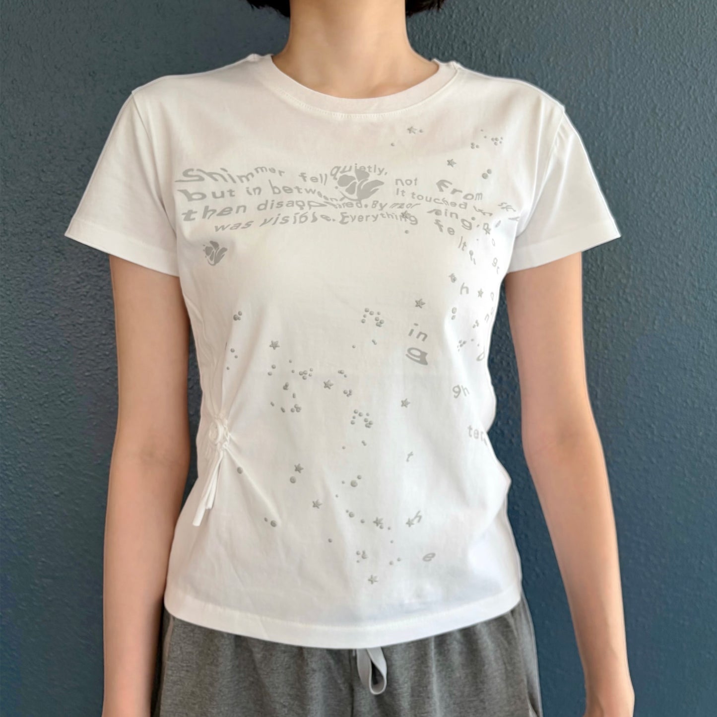 Glittered Spiral Ruched Top / White / グラフィックプリントTシャツ