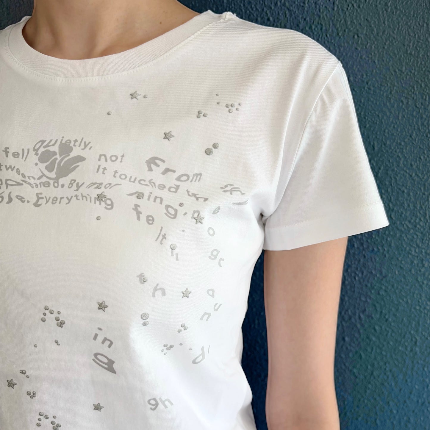 Glittered Spiral Ruched Top / White / グラフィックプリントTシャツ