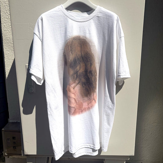 SHY T-SHIRT / WHITE / グラフィックTシャツ